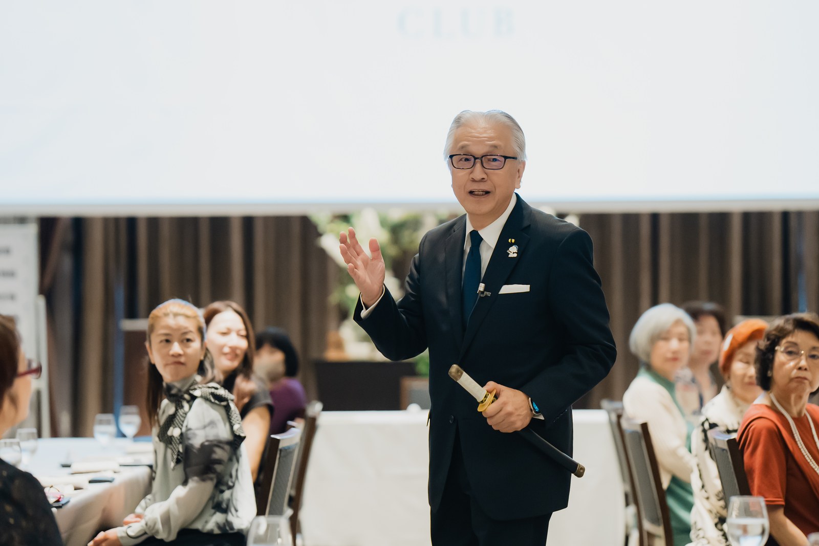 和食の作法について参加者に語りかける海野秀三郎さん